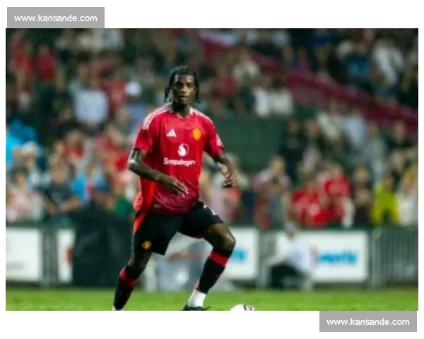 费迪南德力挺姆贝乌莫加盟曼联：英超证明实力，红魔接近 6000 万镑签约